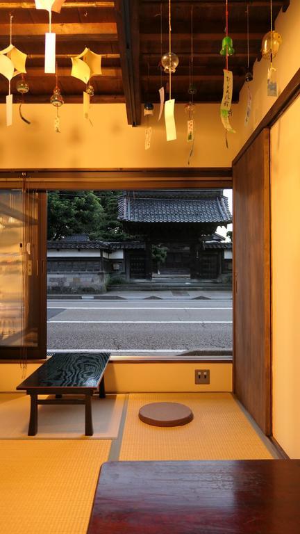 Teramachiya Wind Bell Temple Guest House Kanazawa Exterior photo